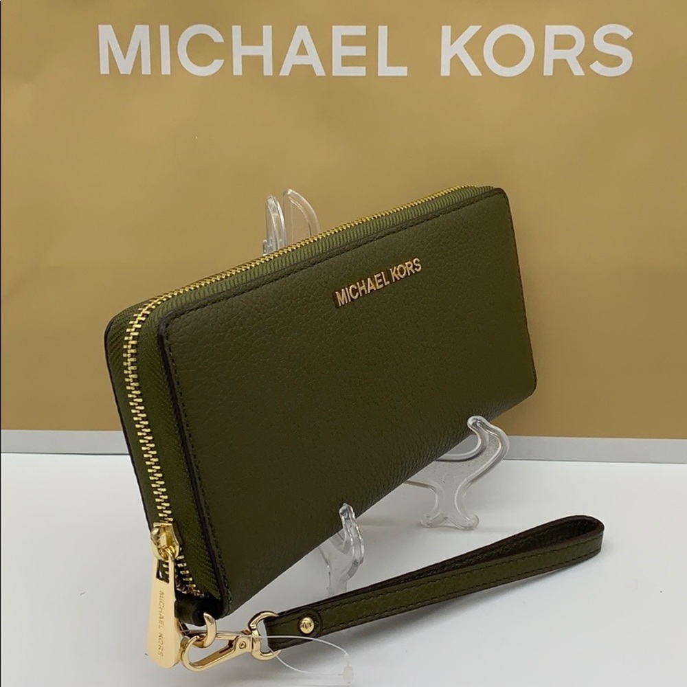 MICHAEL KORS JET SET TRAVEL LG TRVL CONTINENTAL Wristlet Wallet Phone Case NWT - Picture 2 of 16